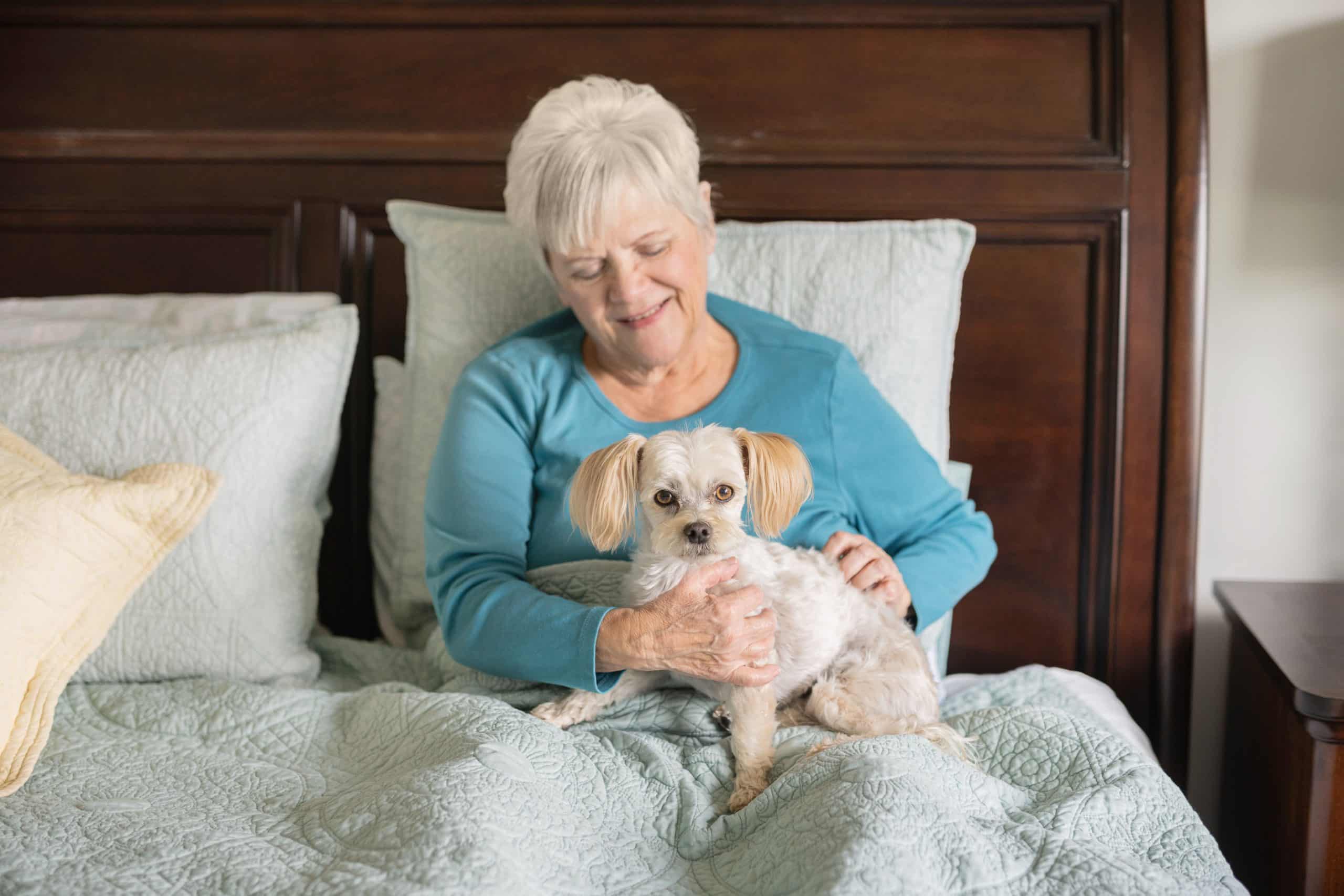 Should You Bring Pets to Visit in Hospice Care?